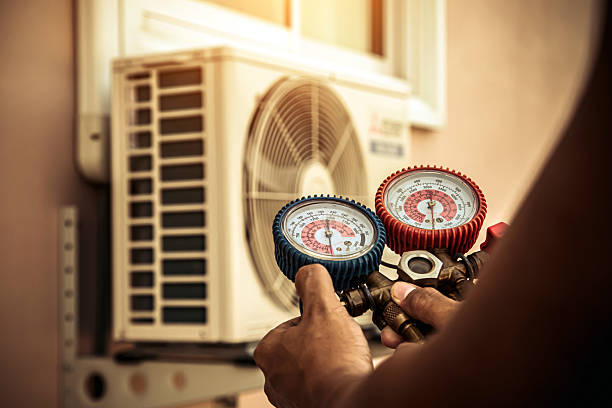 Professional Hvac technician working in Park Forest, IL